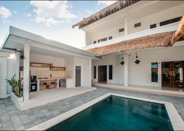 Greek House: W/desk + Shared Pool&kitchen /5 Affittacamere Canggu