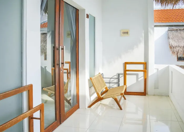 Greek House: W/desk + Shared Pool&kitchen /5 3* Canggu