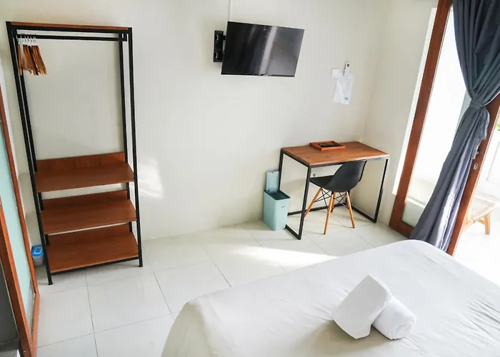 Affittacamere Greek House: W/desk + Shared Pool&kitchen /5 Canggu